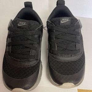 Nike Toddler Black and Gray Sneakers